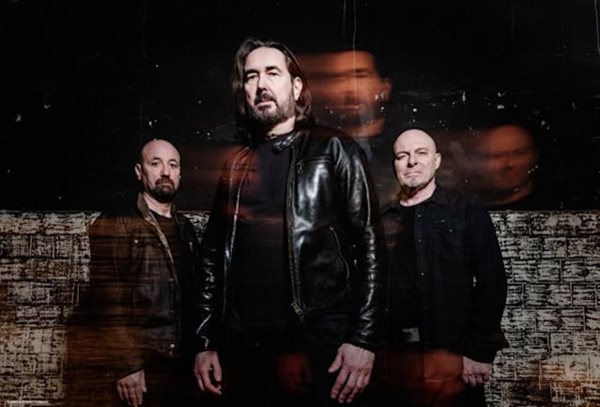Coroner Band 25