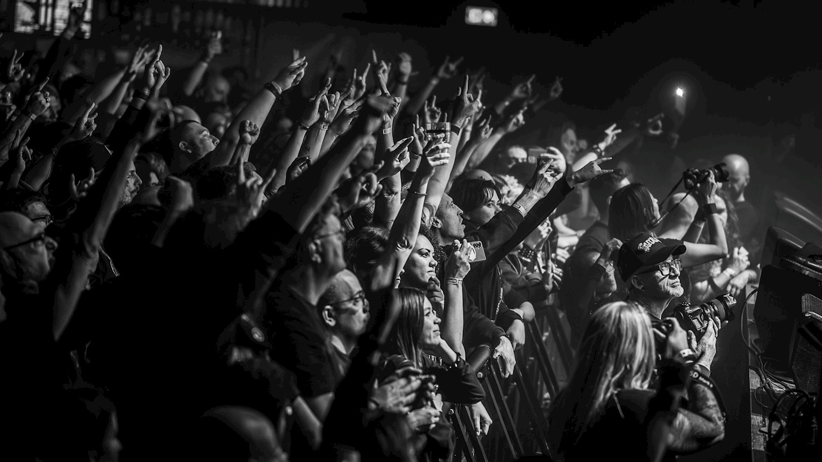 Vibe & Crowd @ Eindhoven Metal Meeting 2024 Paul Verhagen Photography 202753 Enhanced NR