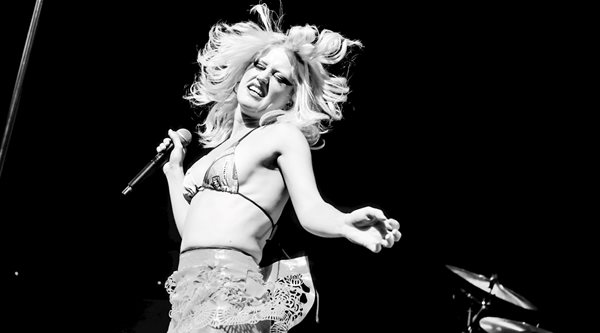 Amyl&Thesniffers 171124 Rudydedoncker 11