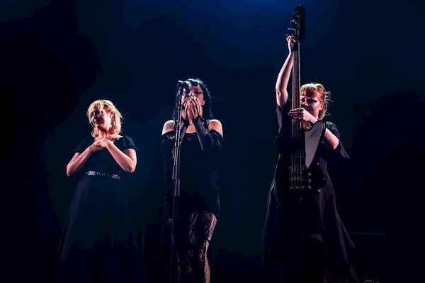 Kaelan Mikla (4) Min Min