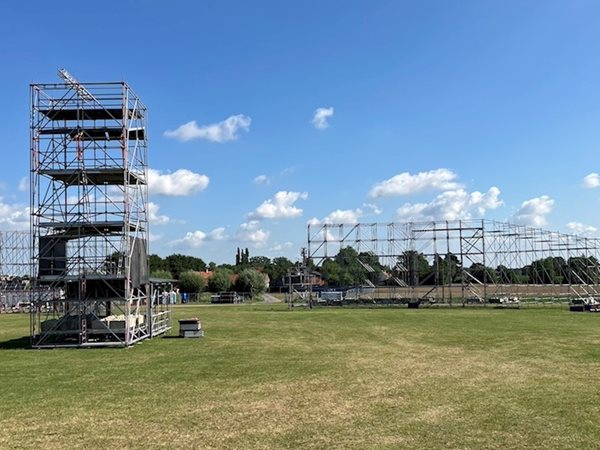 Geluidstoren en de contouren van de Prison Stage
