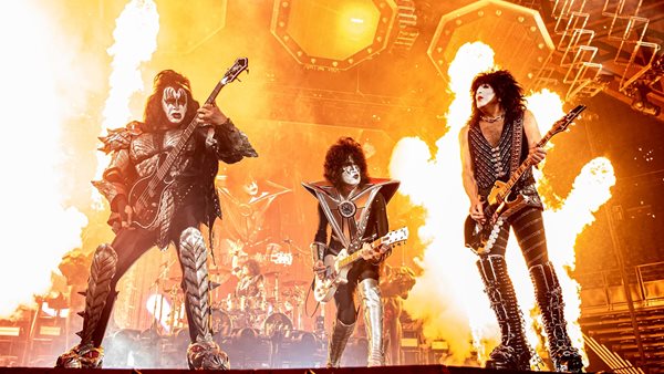 Kiss © Gino Van Lancker