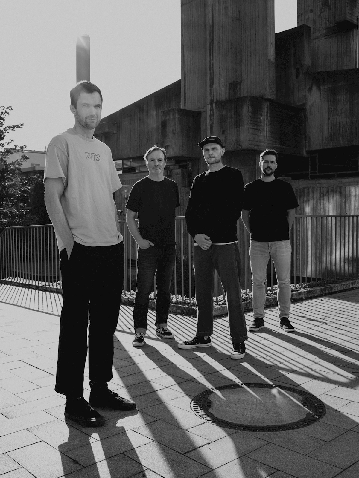 TV CULT - Foto: Niren Mahajan