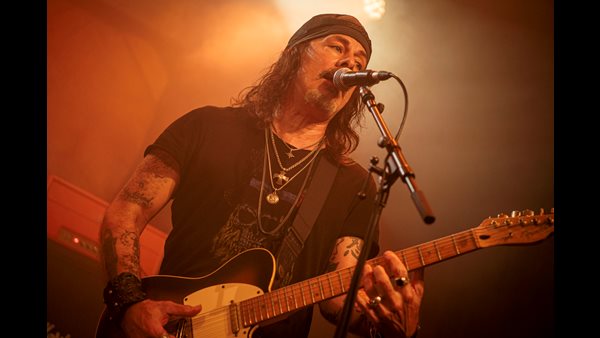 The Winery Dogs 1