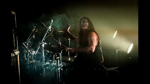 Ratelende basdrums bij Valkyrja