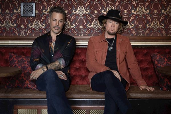 Adrian Smith & Richie Kotzen © Piper Ferguson