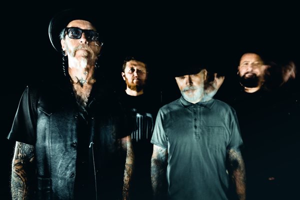 (16) - Foto: Chad Kelco