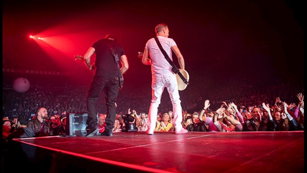 BRYAN ADAMS 4