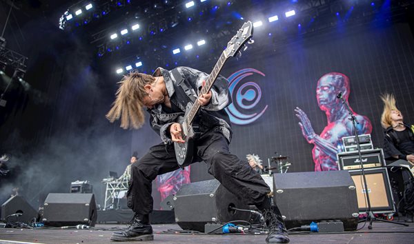 Crossfaith 1