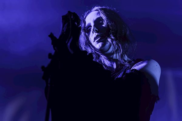 Chelsea Wolfe (5) Min Min