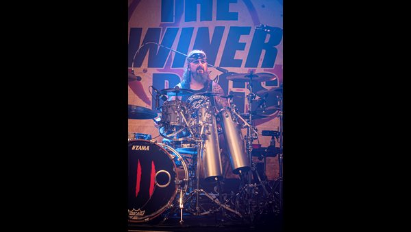The Winery Dogs 4